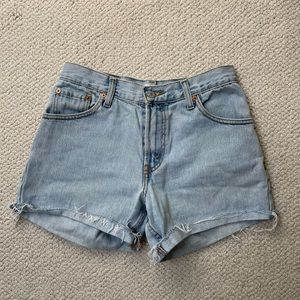 Levi’s 550 Light Wash Denim Shorts